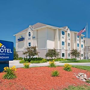 Microtel Inn & Suites By Wyndham Bluffs